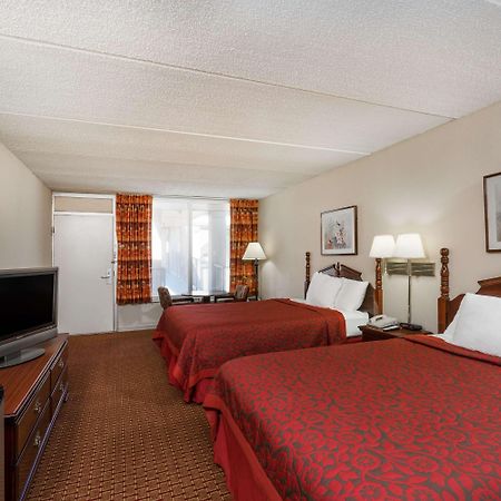 Days Inn By Wyndham Hurricane Mills Dış mekan fotoğraf