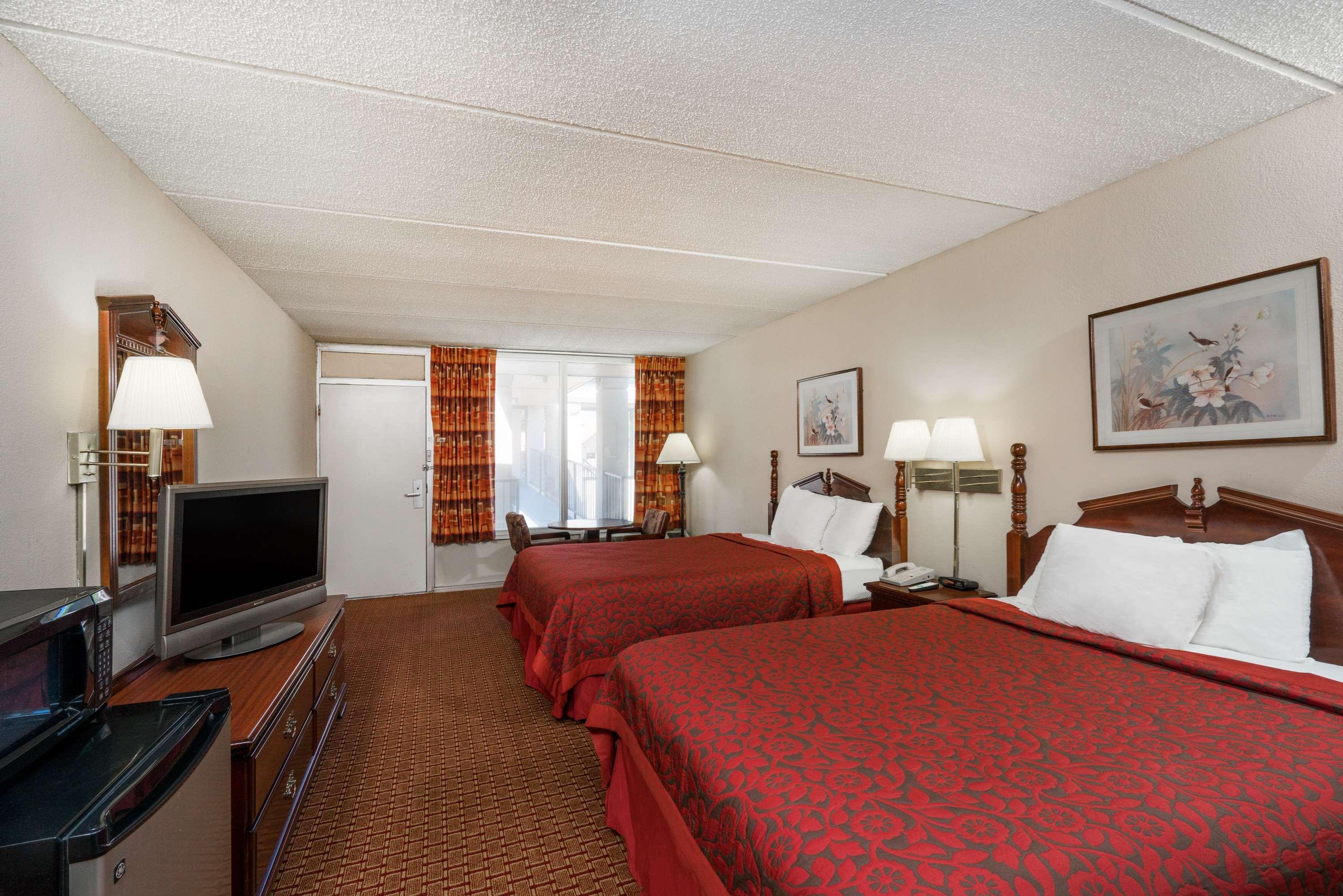 Days Inn By Wyndham Hurricane Mills Dış mekan fotoğraf