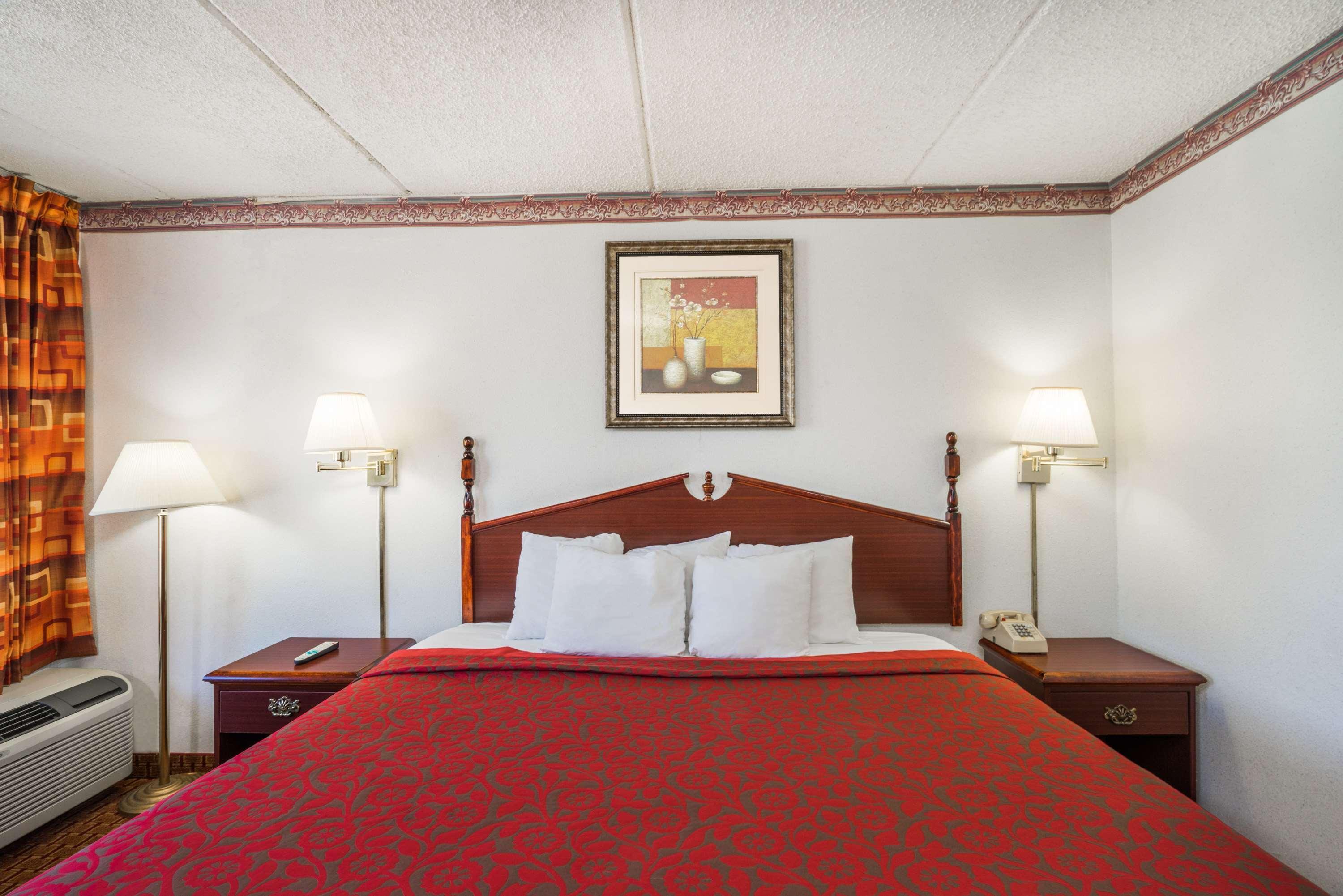 Days Inn By Wyndham Hurricane Mills Dış mekan fotoğraf