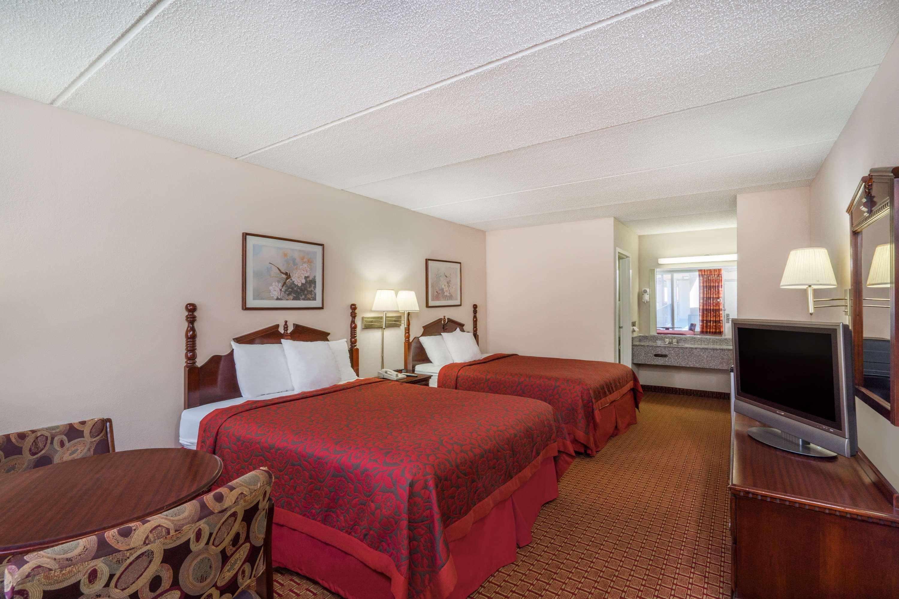 Days Inn By Wyndham Hurricane Mills Dış mekan fotoğraf