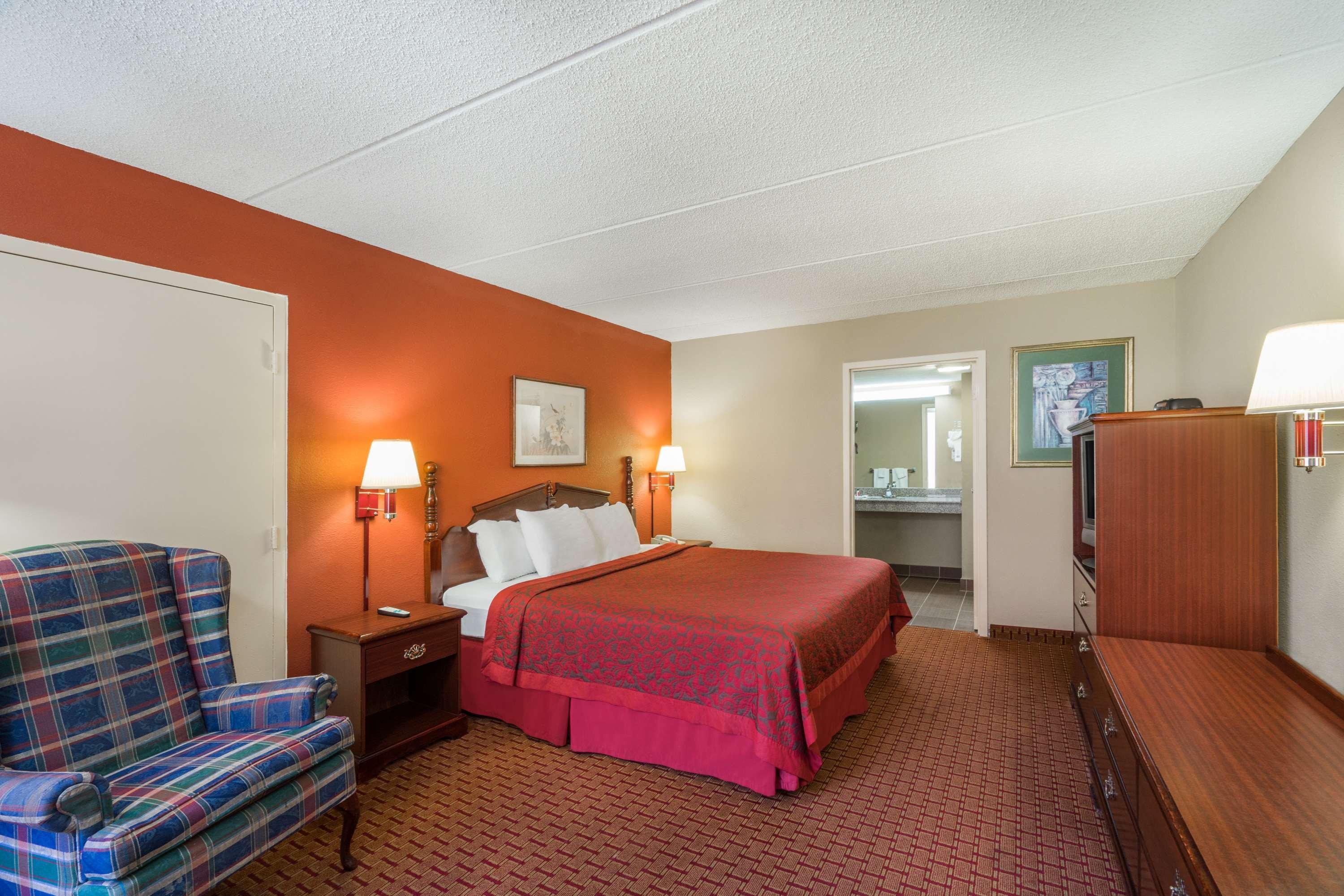 Days Inn By Wyndham Hurricane Mills Dış mekan fotoğraf